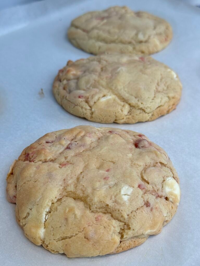 Rich almond studded with almond flakes, Jewelled with glacé cherries and loaded with sweet white chocolate.