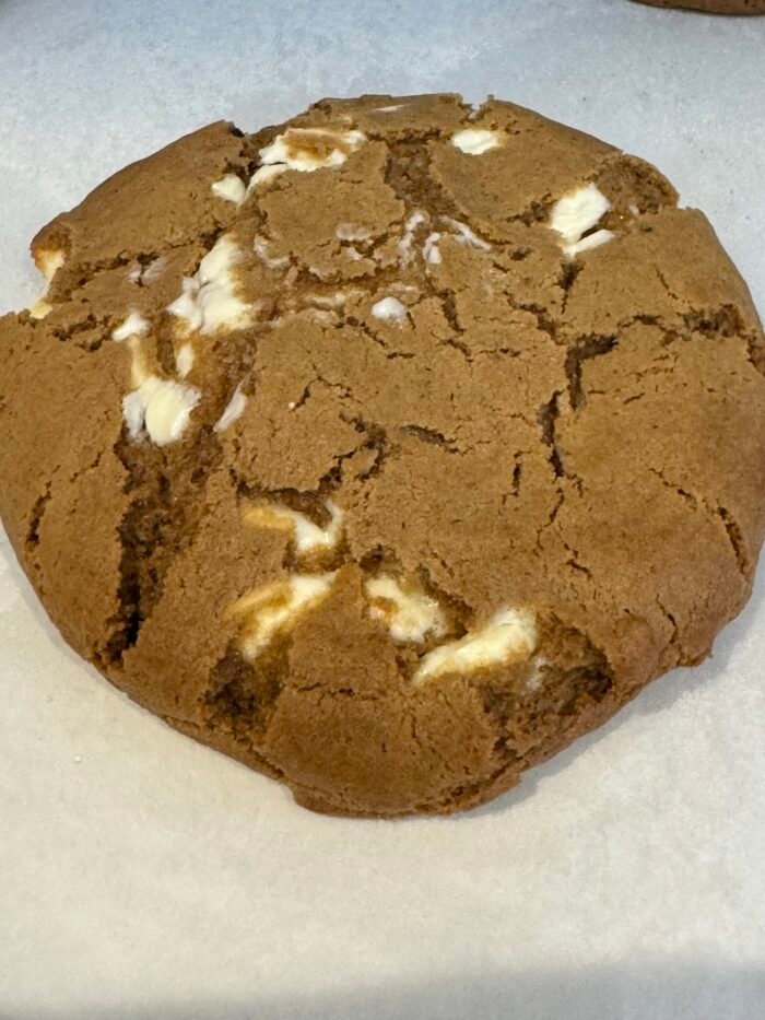 Warming and spicy Ginger, coupled with sweet and decadent Belgian white chocolate